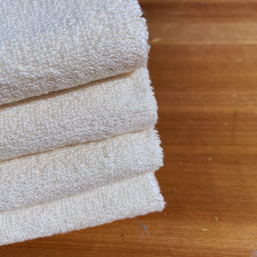 竹タオルの吸水性を示す画像