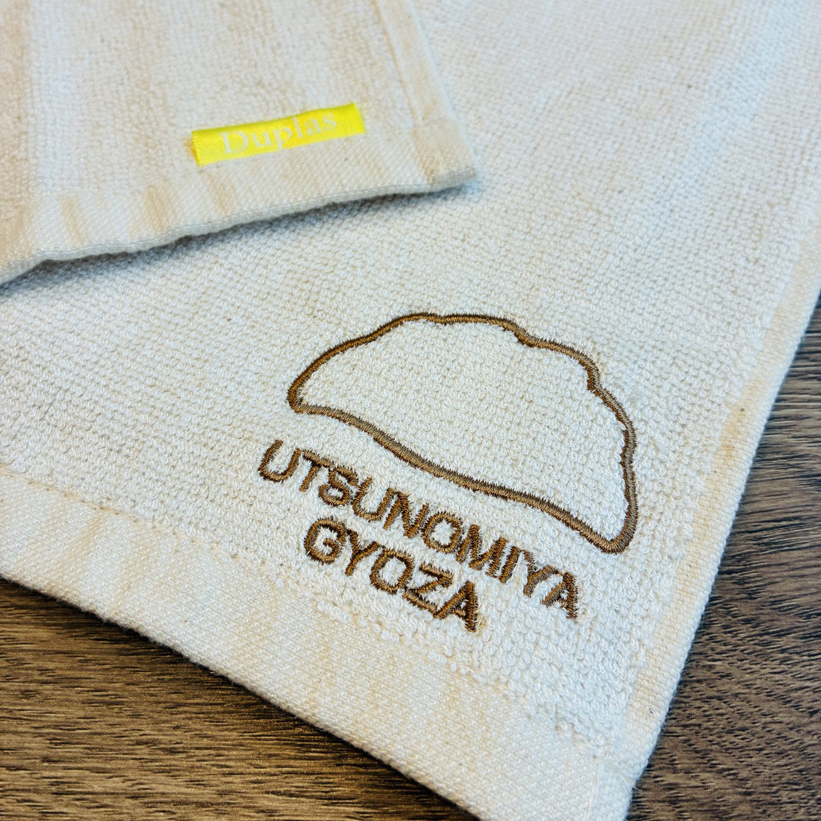 UTSUNOMIYA GYOZA の刺繍（イエロータグ）